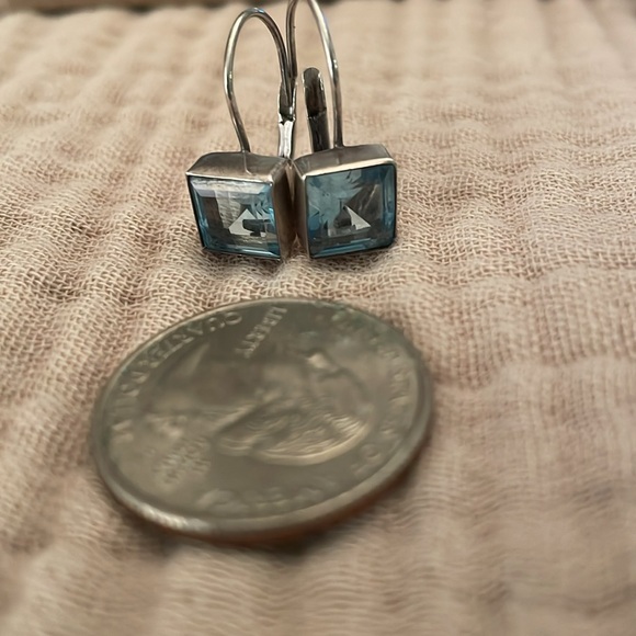 Lovely Sundance catalog ascher cut, blue topaz earrings in 925 sterling silver. - Picture 5 of 5